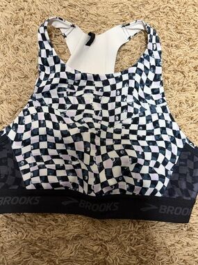 Brooks Women's Checkerboard Performance Sports Bra in Black and White dive bra